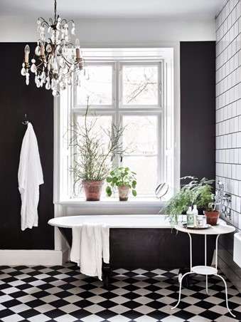 Bringing the outside in to this beautiful bathroom 